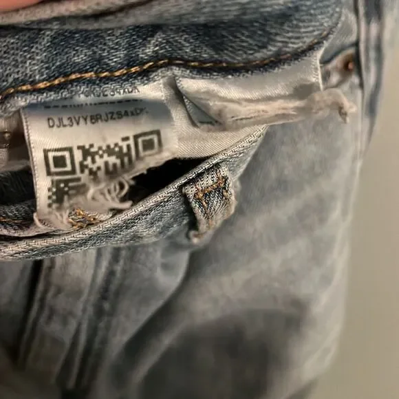 Levi’s premium High Loose Women’s 28 frayed hem jeans - Picture 14 of 14